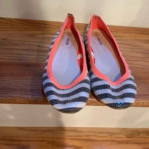 Flat ballerina shoes. Size 6